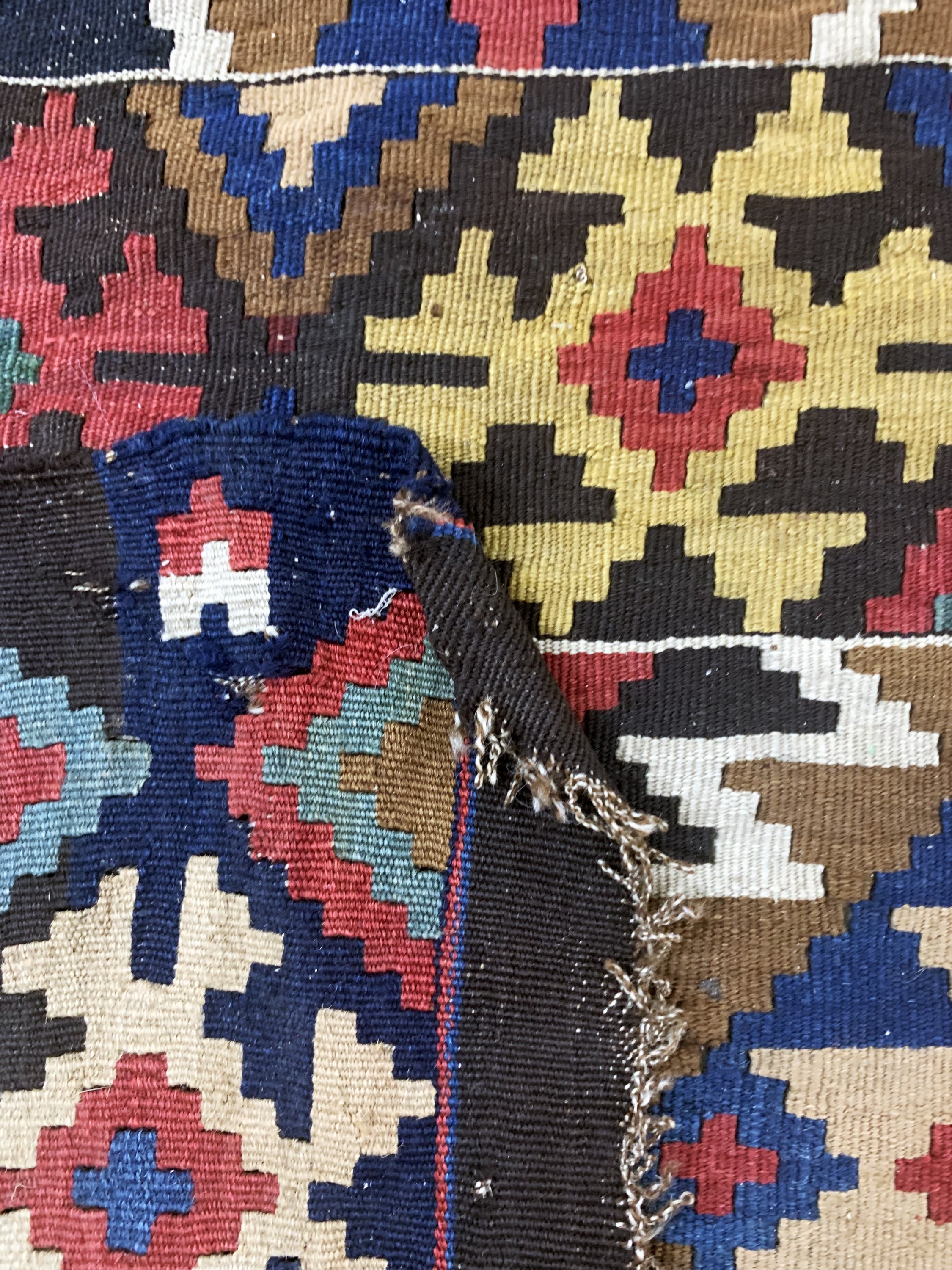 Detail f: Schirwan Kelim antik, Kaukasus, 19.Jhd, Wolle auf Wolle, ca. 258 x 145 cm, EHZ: 4 (Löcher)