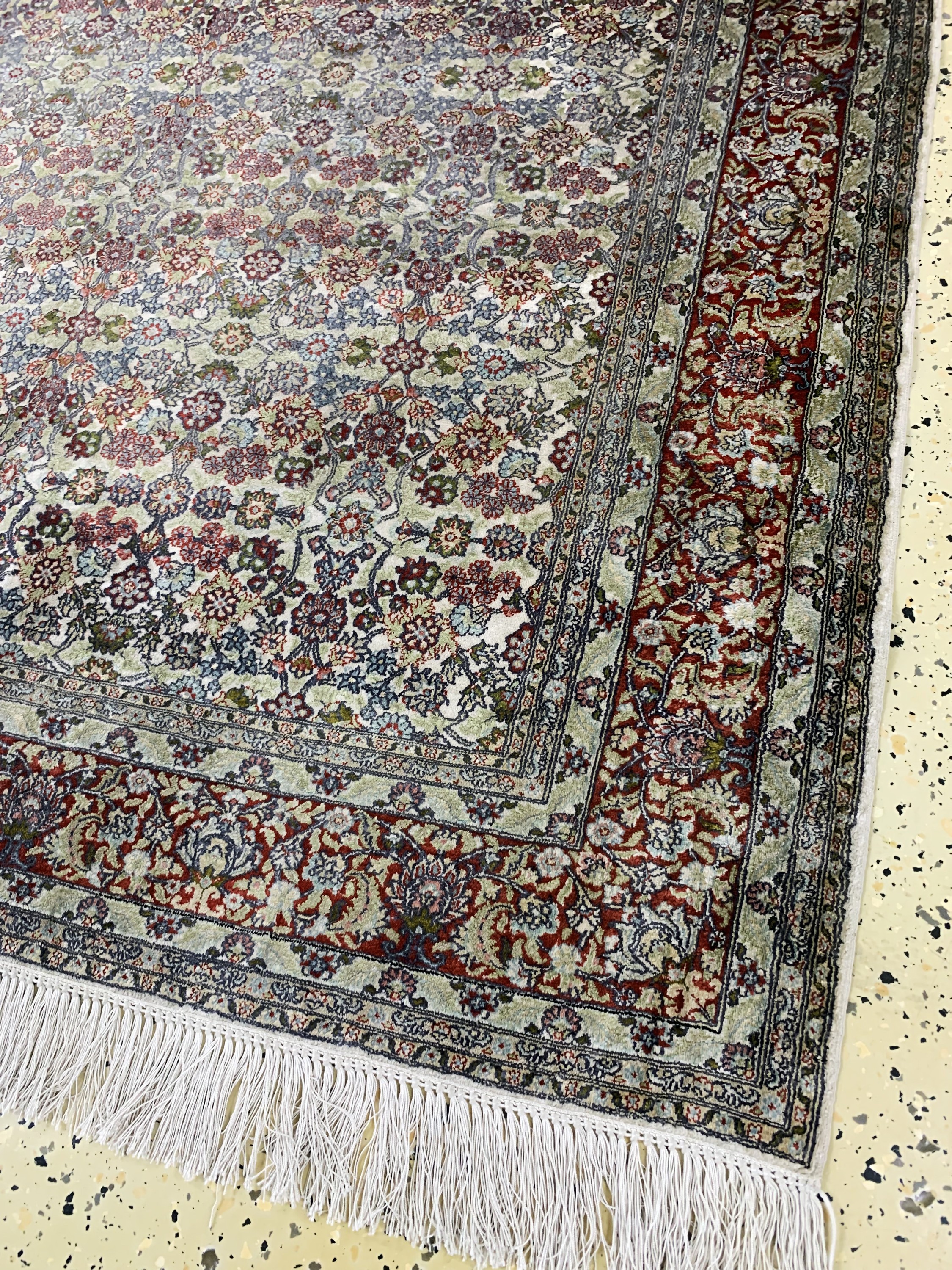 Detail a: Hereke Seide fein, China, Ende 20.Jhd, reine Naturseide, ca. 185 x 125 cm, Reinigungsbedürftig, EHZ: 2