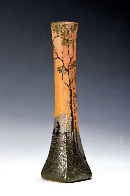 Image 26966669 - Kleine Vierkantvase, Legras, St. Denis, um 1900-14, farbloses Glas, grüne und ...