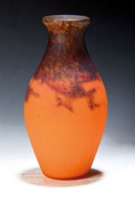 Image 26966672 - Glasvase, Müller Fres, Luneville, 1. Viertel 20.Jh., farbloses Glas, flächig ...