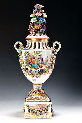 Image Brule-de-Parfum, Carl Thieme Potschappel, um 1900, Porzellan, reich appliziert mit ...