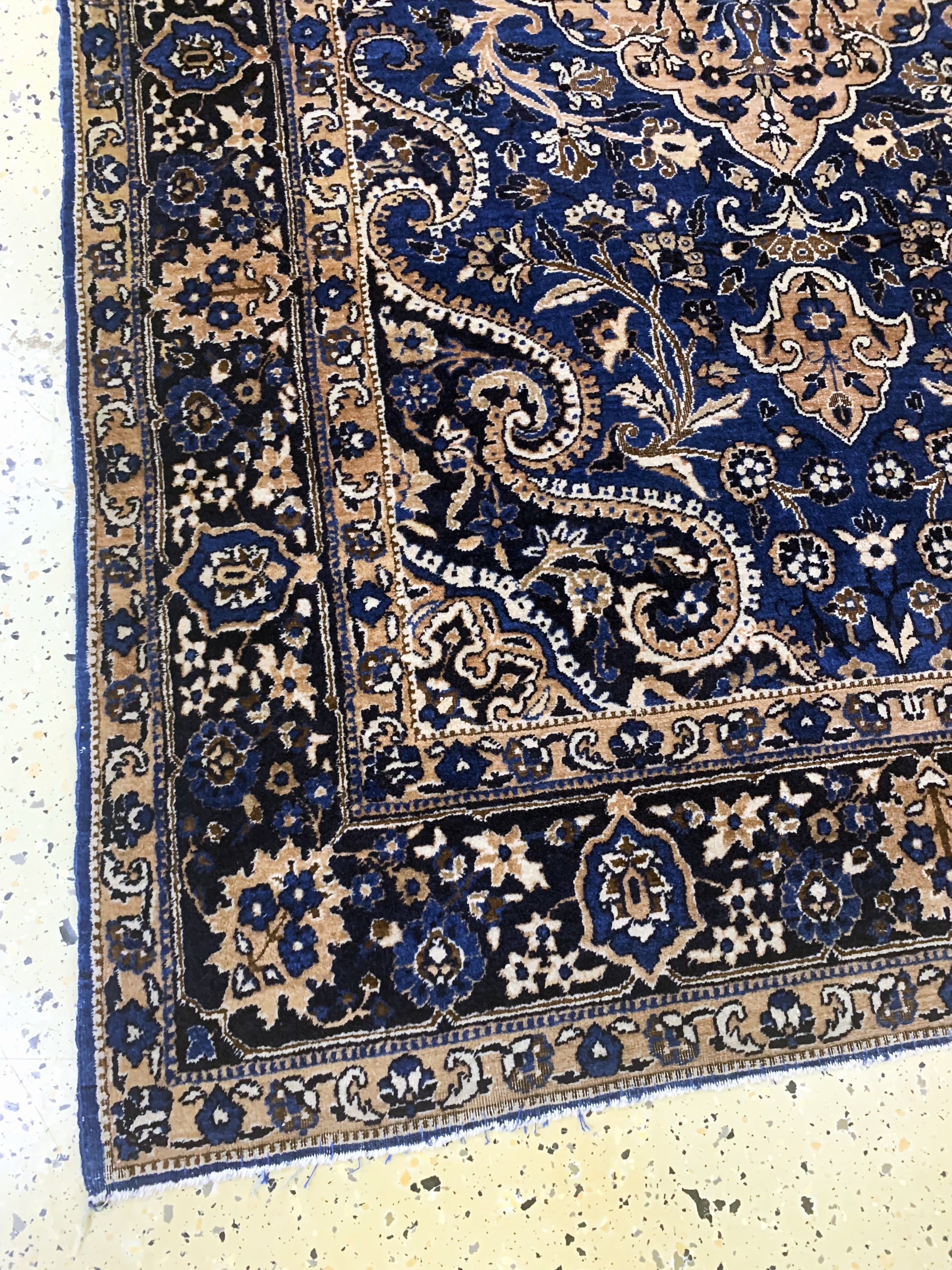 Detail b: Yazd antik, Persien, um 1900, Wolle auf Baumwolle, ca. 200 x 125 cm, EHZ: 2-3(Braun oxidiert)
