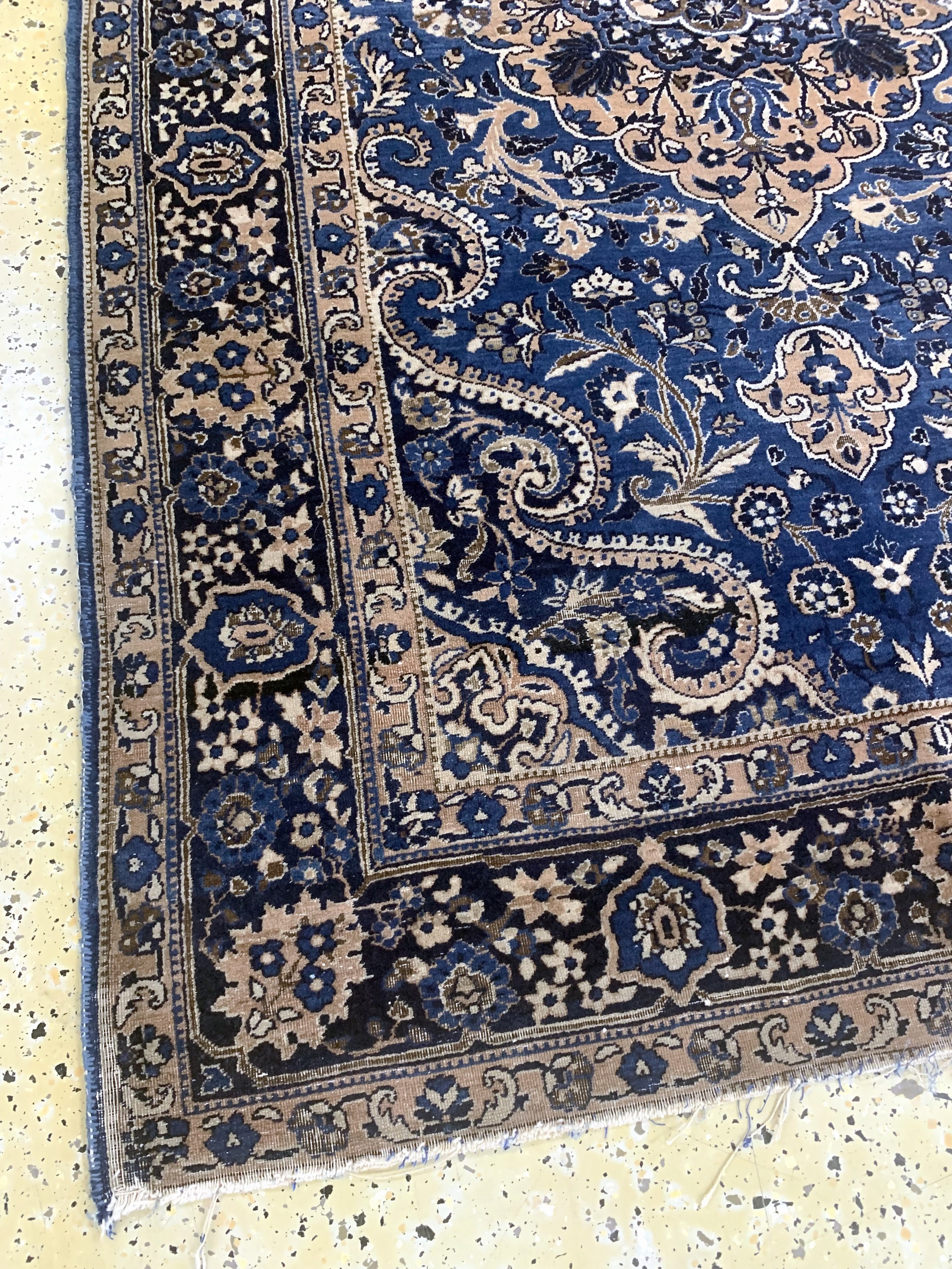Detail e: Yazd antik, Persien, um 1900, Wolle auf Baumwolle, ca. 200 x 125 cm, EHZ: 2-3(Braun oxidiert)