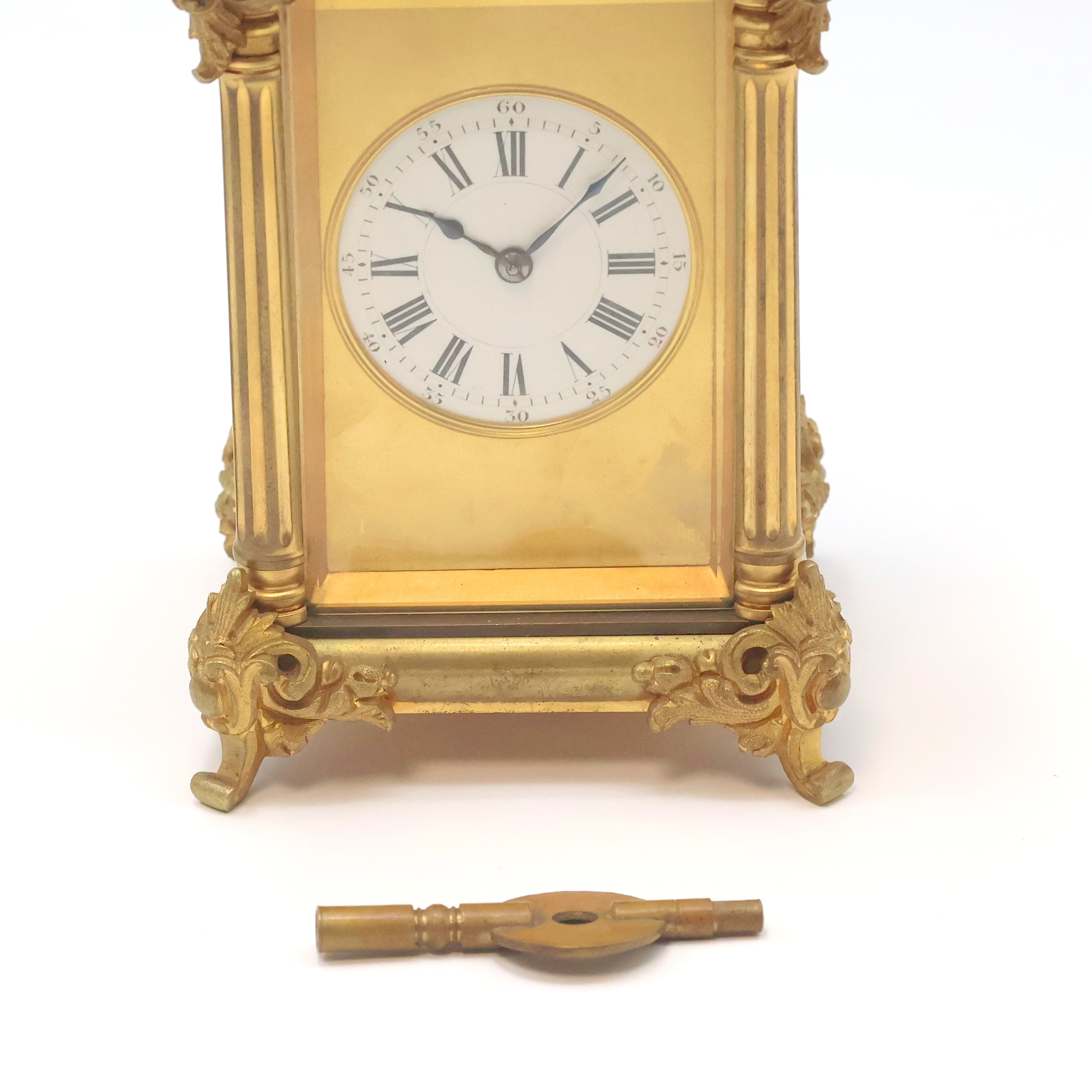 Detail b: HENRI JACOT 8 Tage Reiseuhr mit Schlagwerk und Repetition, Frankreich um 1880, Messinggeh. m. Verzierung 5-fach vergl., verg. Frontplatte m. ...