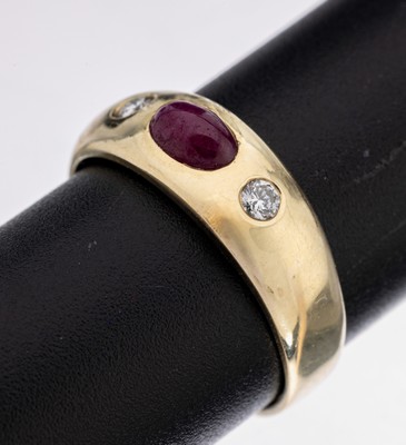 Image 26966848 - 14 kt Gold Rubin-Brillant-Ring, GG 585/000,1 Rubin-Cabochon ca. 0.50 ct, 2 Brillanten ...