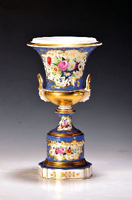 Image Kratervase, Frankreich, um 1850, Porzellan, königsblauer Fond, reiche Goldstaffage, ...