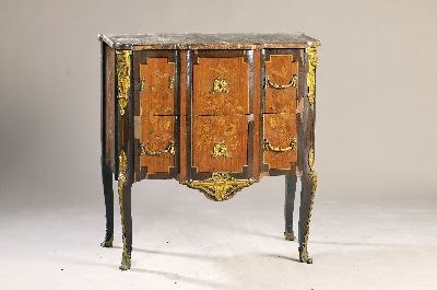 Image 26966888 - Kommode, Louis Quinze Stil. um 1900, Mahagonifurnier, Blumenmarketterie aus versch. ...