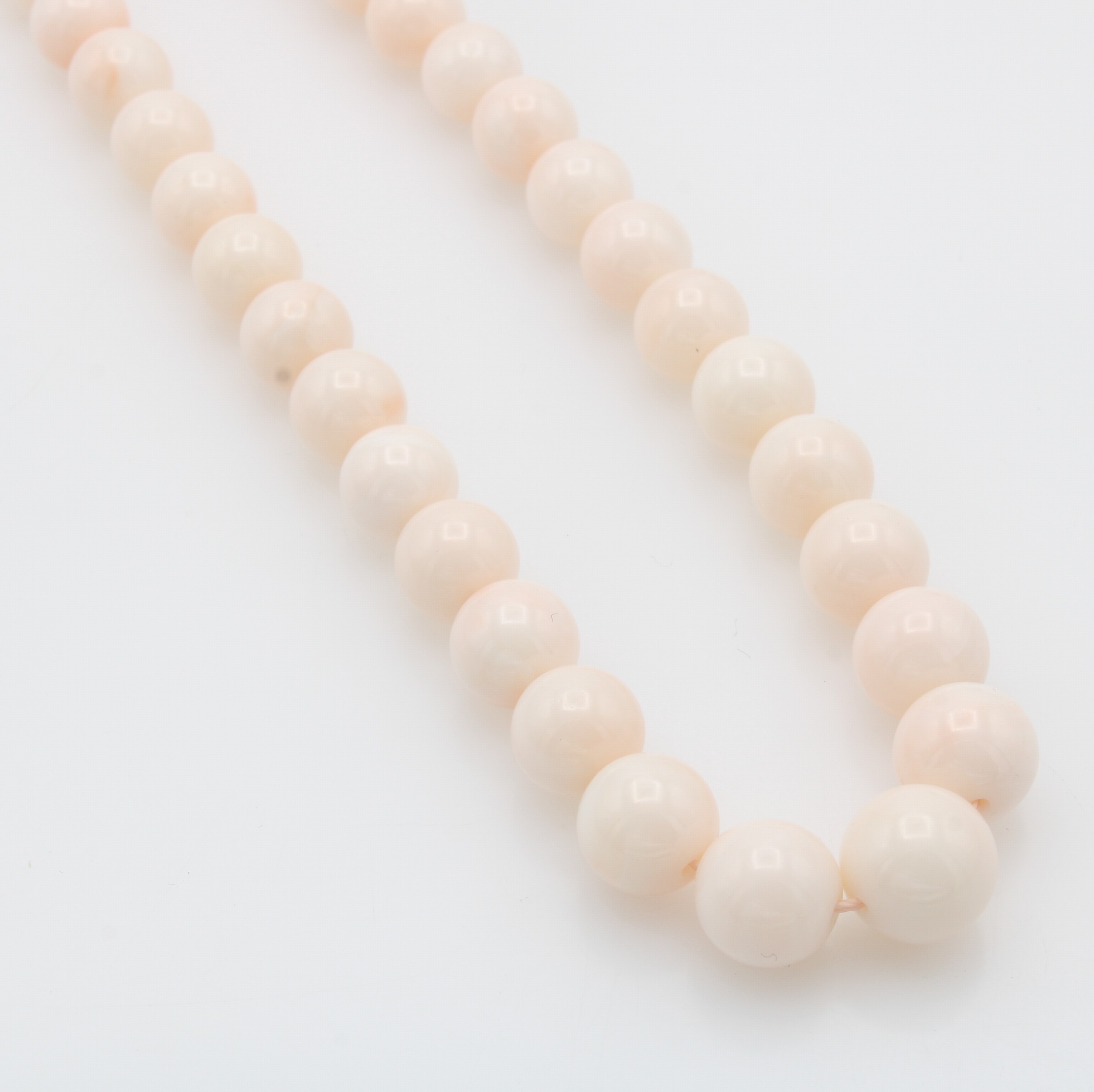 Image 26966905 - Korallenkette, Schließe 925er Silber, Korallkugeln im Verlauf v. 7-10 mm, Natur-Misu, ...