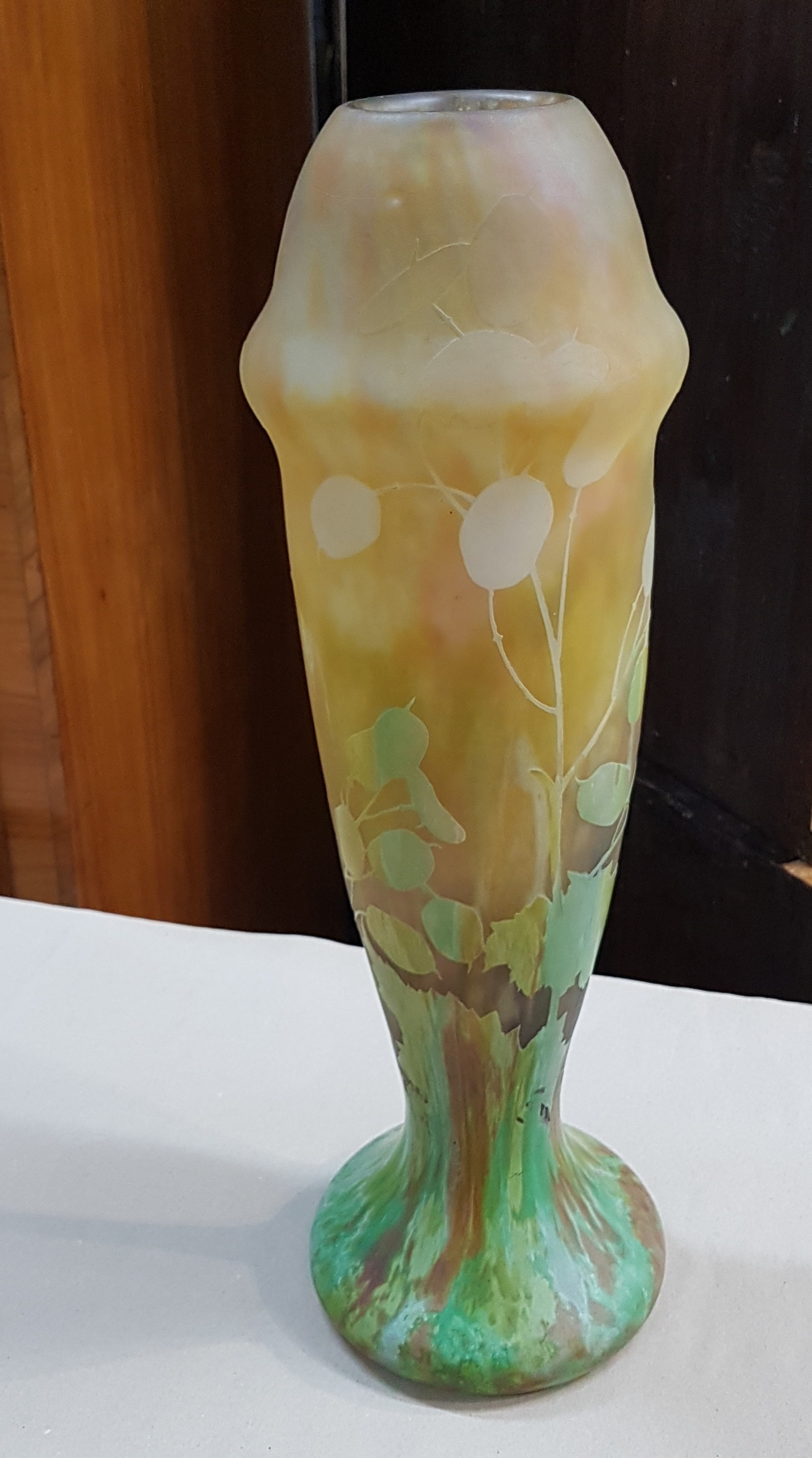 Detail c: Große Jugendstilvase, Daum Nancy, um 1903, Dekor Silberblatt (Lunaria), Schichtglas mit gelben, rötlichen und braunen Einpuderungen u. ...