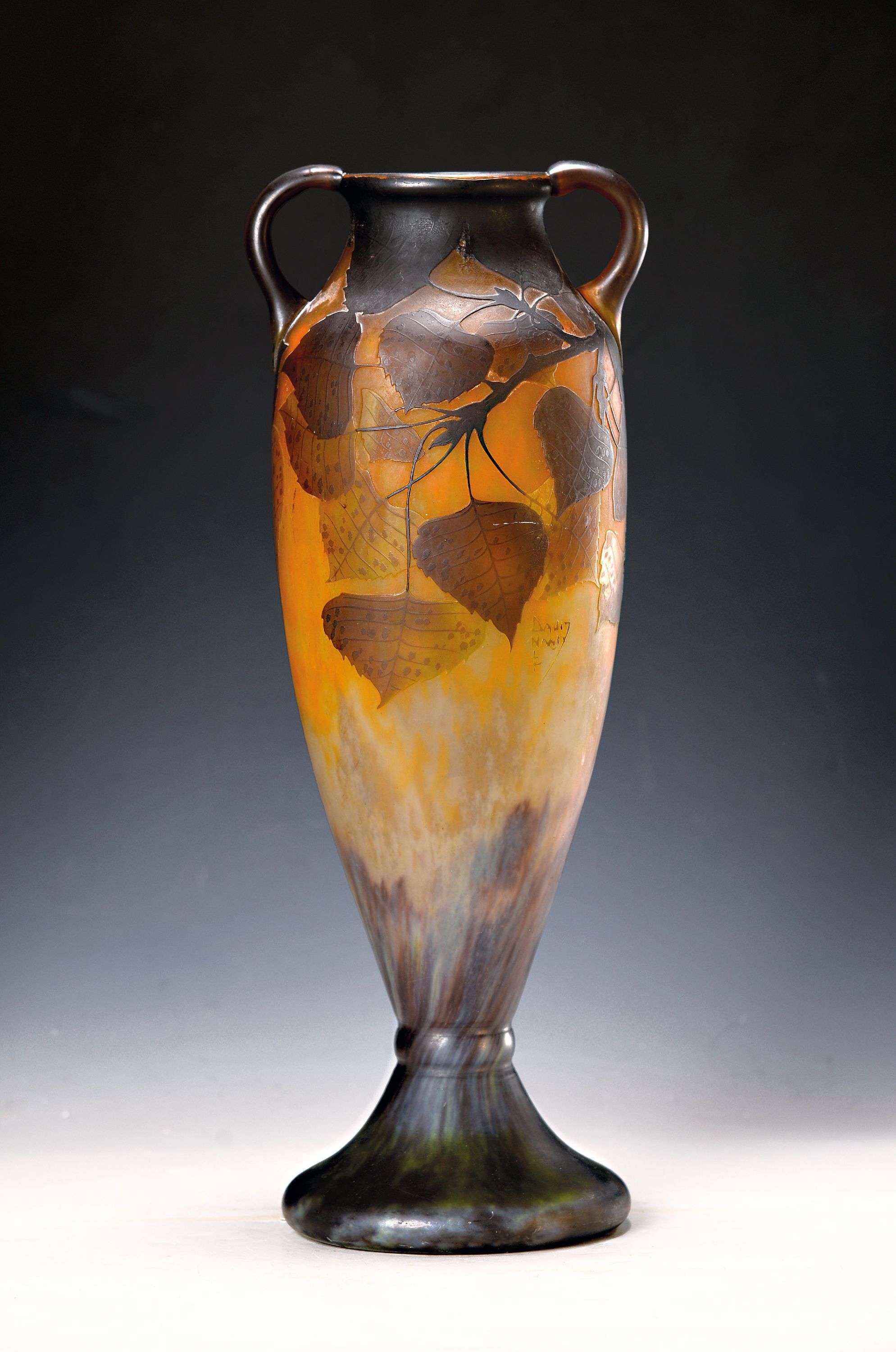 Image 26966957 - Sehr große Doppelhenkelvase, ´Peuplier´, Daum Fréres, Nancy, um 1910, amphorenförmige ...