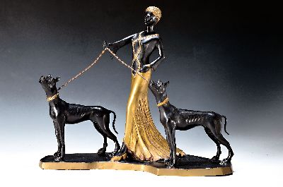 Image 26966932 - Skulptur im Stil des Art-Deco, Dame mit zwei Hunden, Metallguß partiell schwarz ...