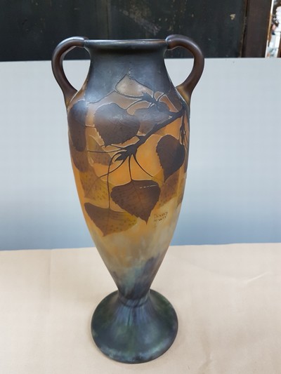 26966957e - Sehr große Doppelhenkelvase, ´Peuplier´, Daum Fréres, Nancy, um 1910, amphorenförmige ...