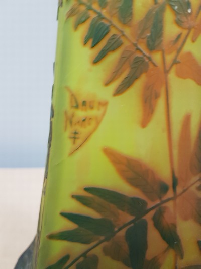 26966959f - Sehr große Stangenvase, Daum Nancy, um 1910-20, farbloses Schichtglas, gelb ...