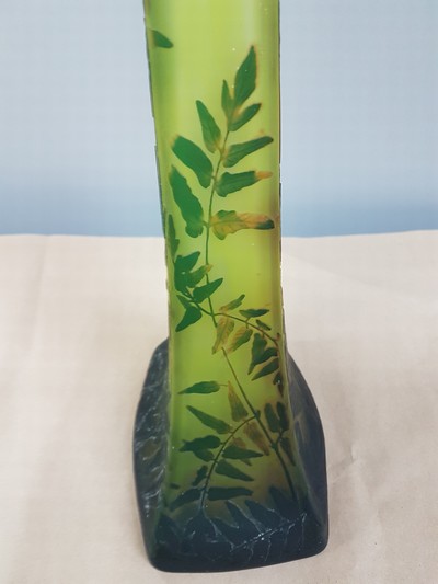 26966959l - Sehr große Stangenvase, Daum Nancy, um 1910-20, farbloses Schichtglas, gelb ...