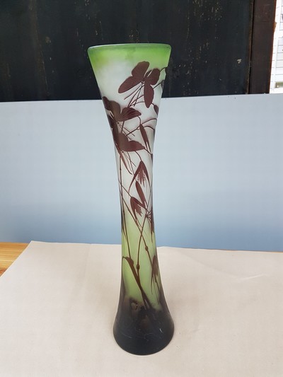 26966960f - Große Vase, Emile Gallé, um 1900-10, Dekor von filigranen Gräsern und ...