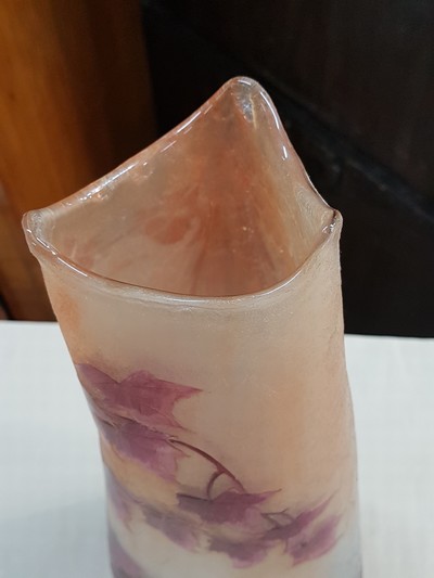 26966961e - Große Vase, Legras, um 1900, roter stilisierter Ahornblatt-Dekor, farbloses ...