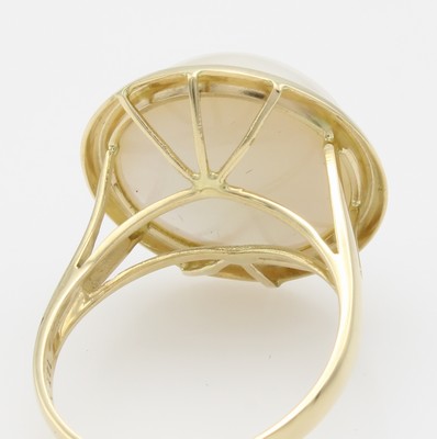 26966993a - Ring mit Mabeperle, GG 585/000, weiße Perle in glatter Fassung ca. 15 mm, RW ca. 56 ...