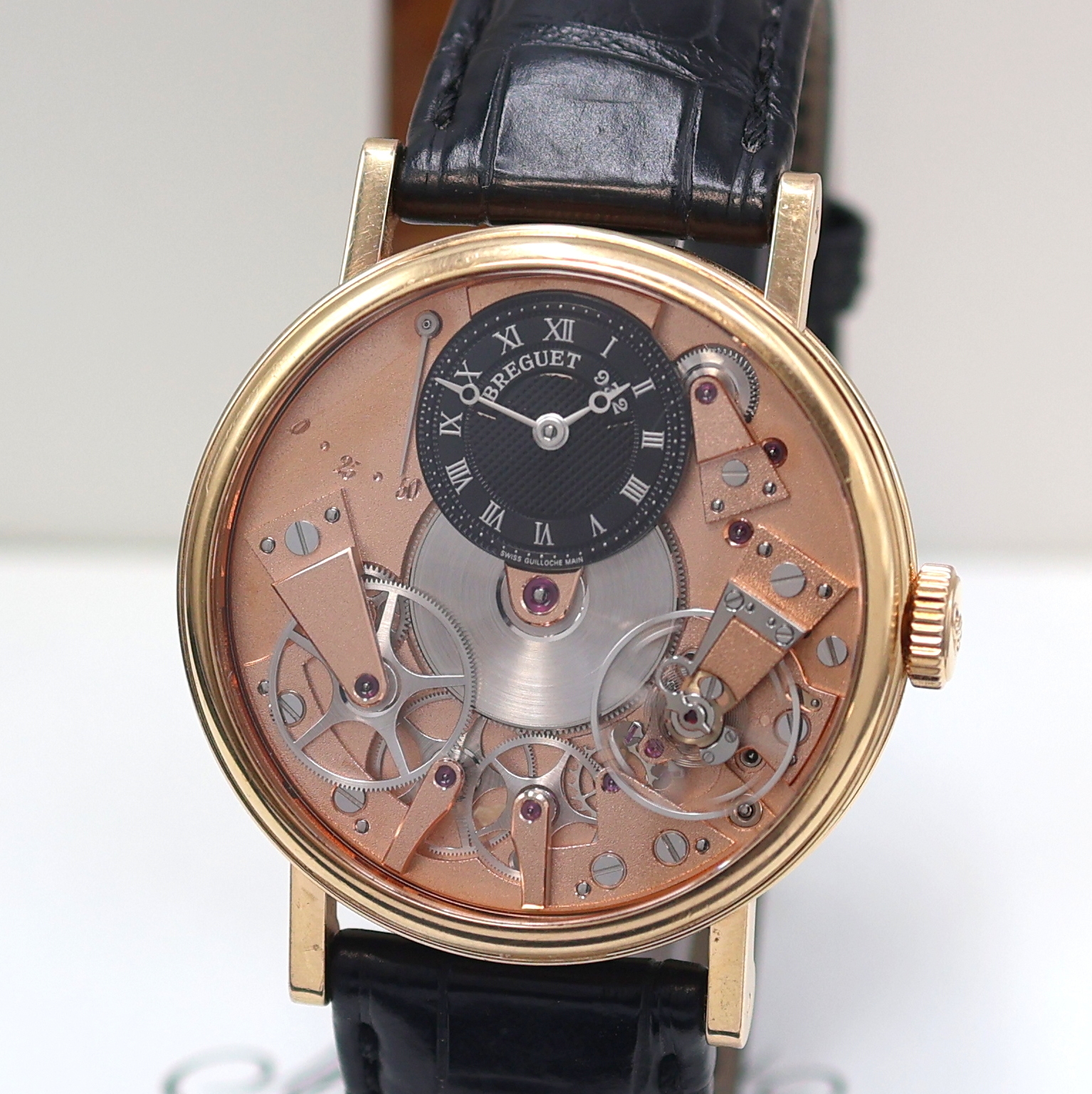 Detail a: BREGUET hochfeine Herrenarmbanduhr La Tradition in RG 750/000 No. 932 Referenz 7027BR R9 9V6, Handaufzug, orig. Lederband m. orig. RG 750/000 ...