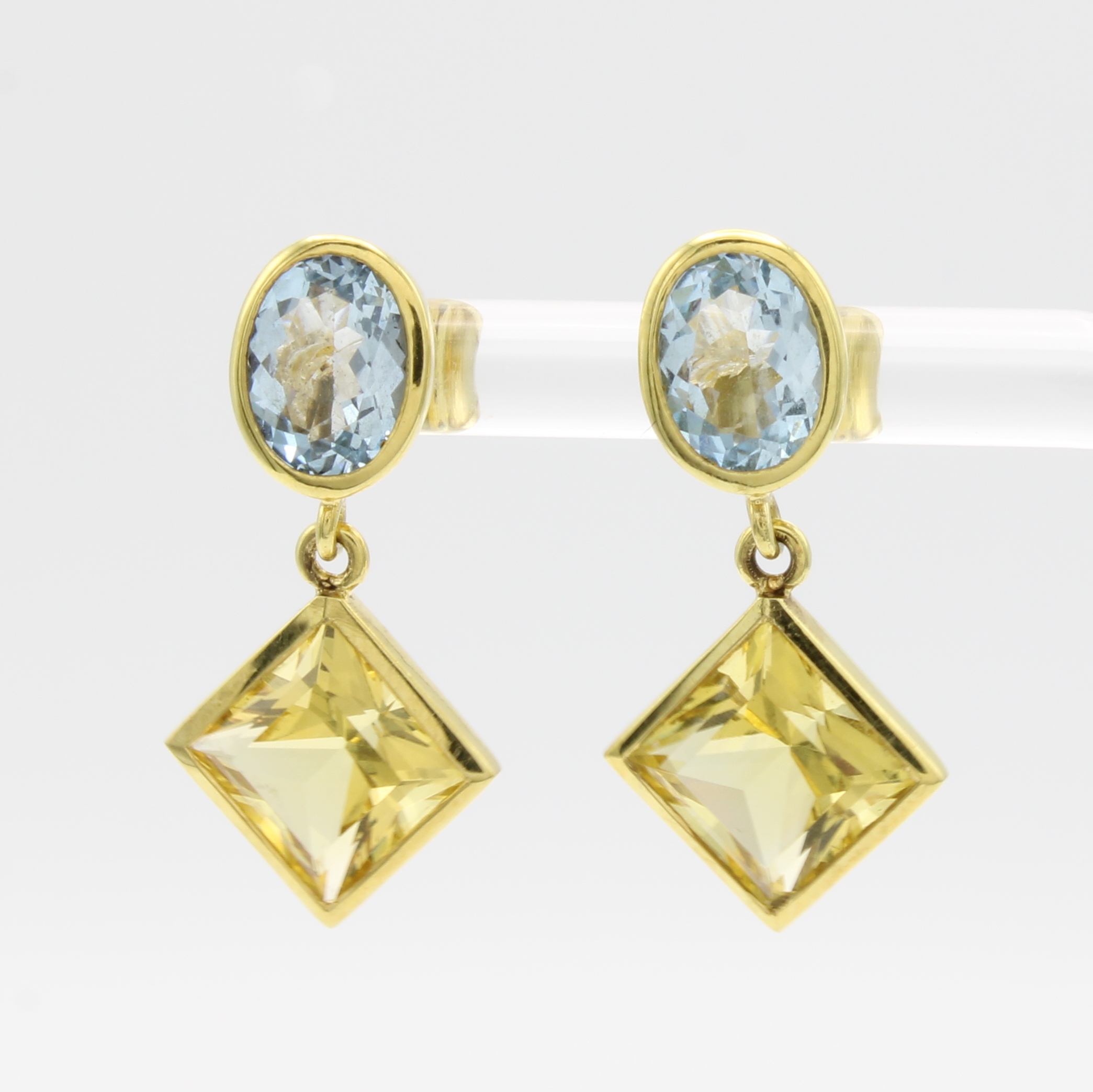 Image 26967646 - Paar Ohrstecker mit Farbsteinen, GG 585/000, 2 ovale Aquam. zus. ca. 1.8 ct, 2 gelbe ...