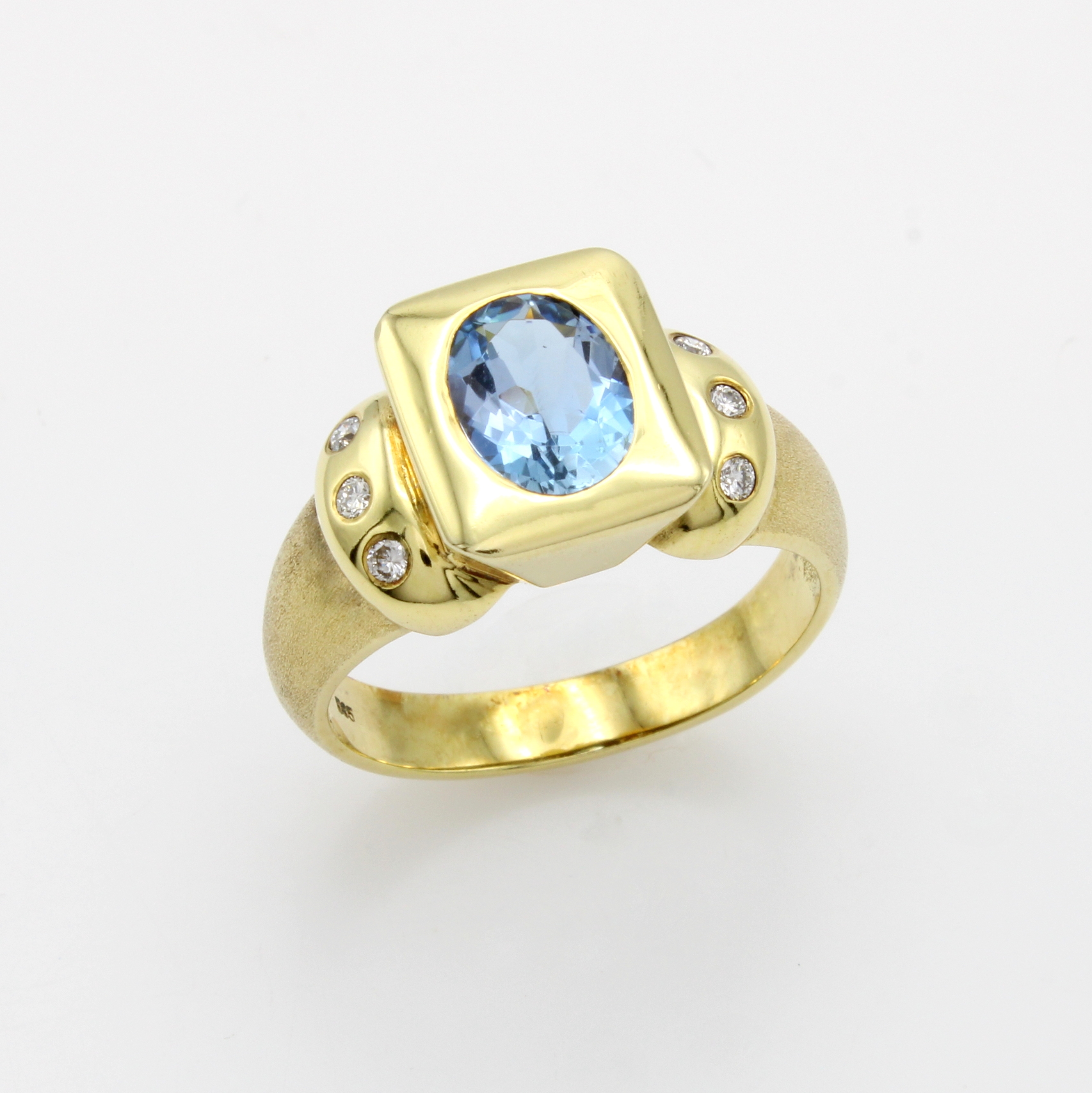 Image 26967658 - Ring mit Aquamarin und Brillanten, GG 585/000, ovaler Aqua. in rechteckigem Ringkopfca. ...