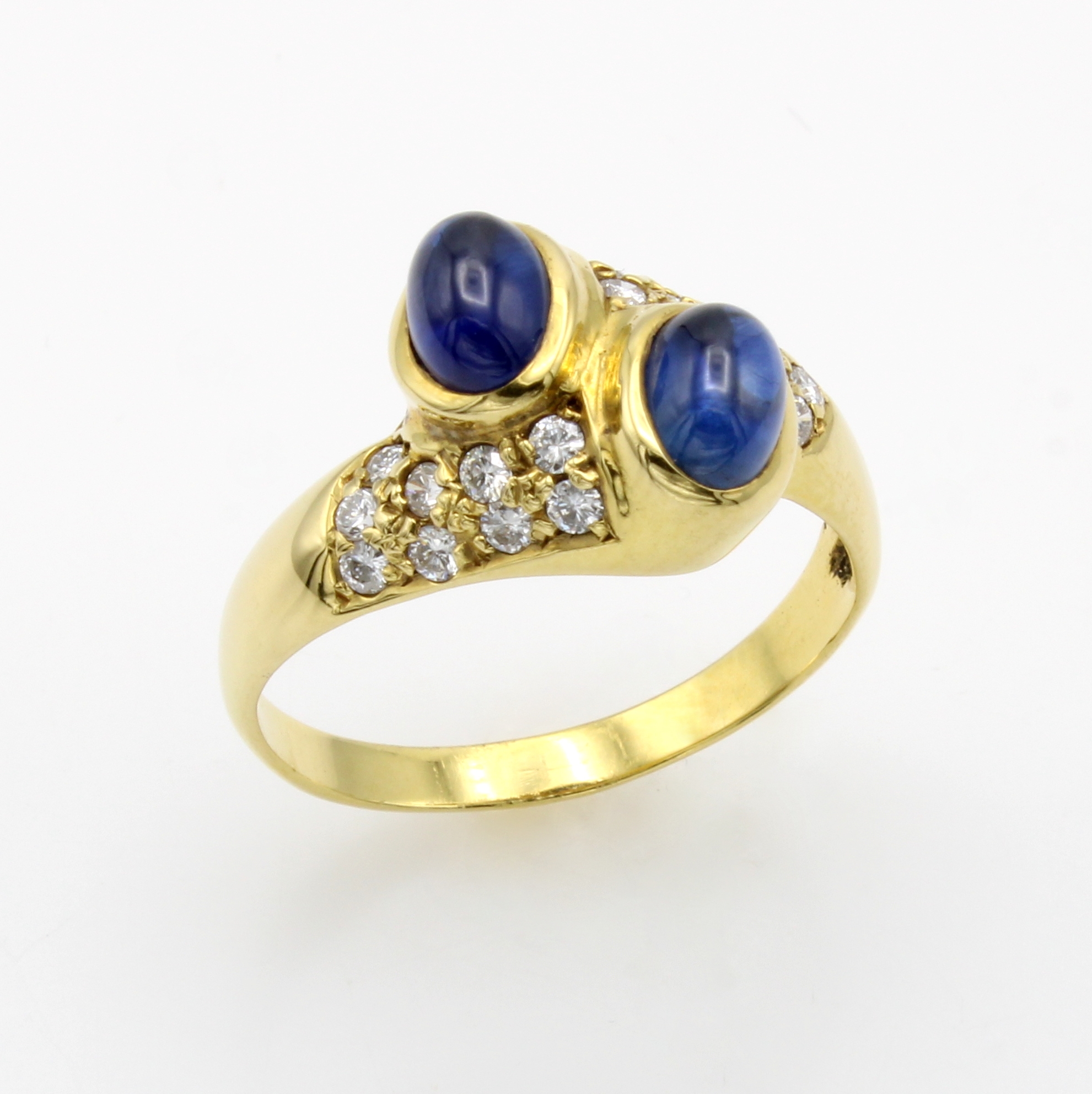 Image 26967662 - Ring mit Saphiren und Brillanten, GG 750/000, 2 Saphircabochons zus. ca. 1.5 ct, Brill. ...