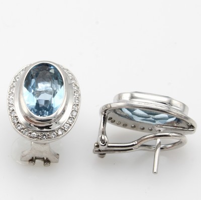 26967648a - Paar Ohrstecker mit Aquamarinen und Brillanten, WG 750/000, 2 ovale Aquam. zus. ca. 5.05 ...