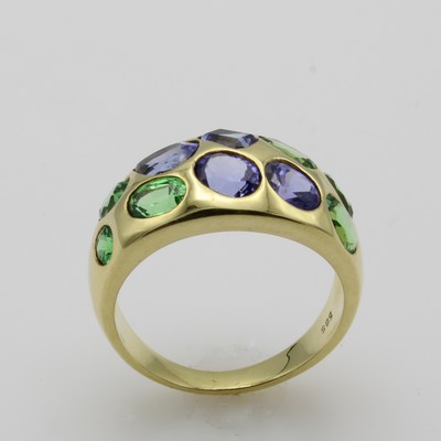 26967653a - Ring mit Tansaniten und Tsavoriten, GG 585/000, Farbsteine in versch. Schliffarten zus. ...