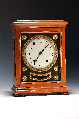 Image 26967686 - Tischuhr mit Petite Sonnerie, wohl deutsch, um 1820/30, poliertes Holzgehäuse, ...