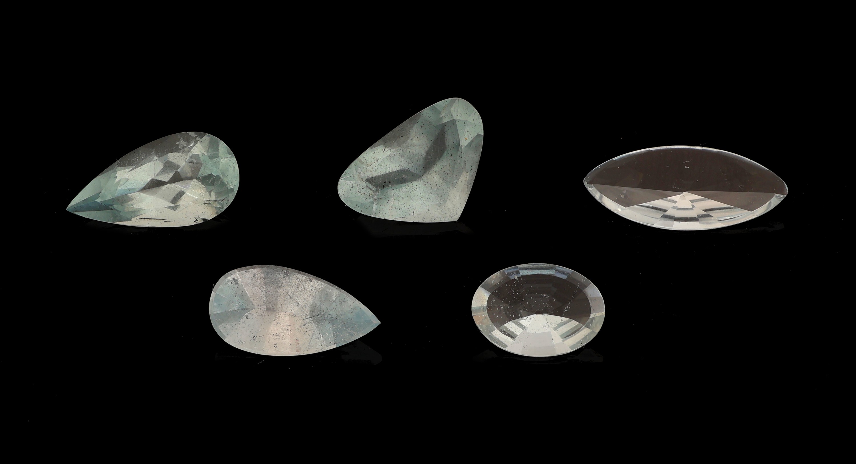 Detail b: Lot 5 lose Aquamarine zus. ca. 12.65 ct, versch. Schliffformen