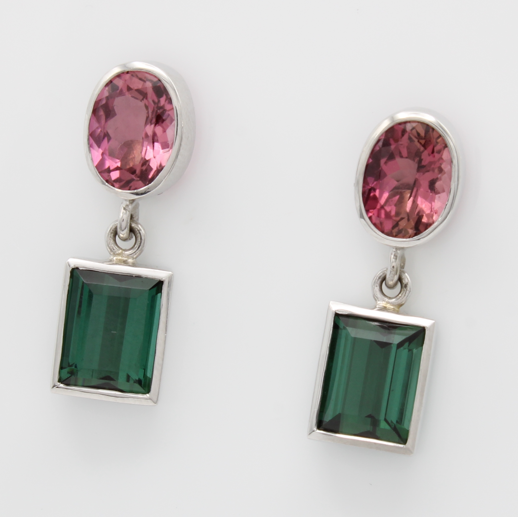 Image 26967760 - Paar Ohrstecker mit Turmalinen, WG 585/000, 2 ovale, rosa Turmaline u. 2 rechteckige, ...