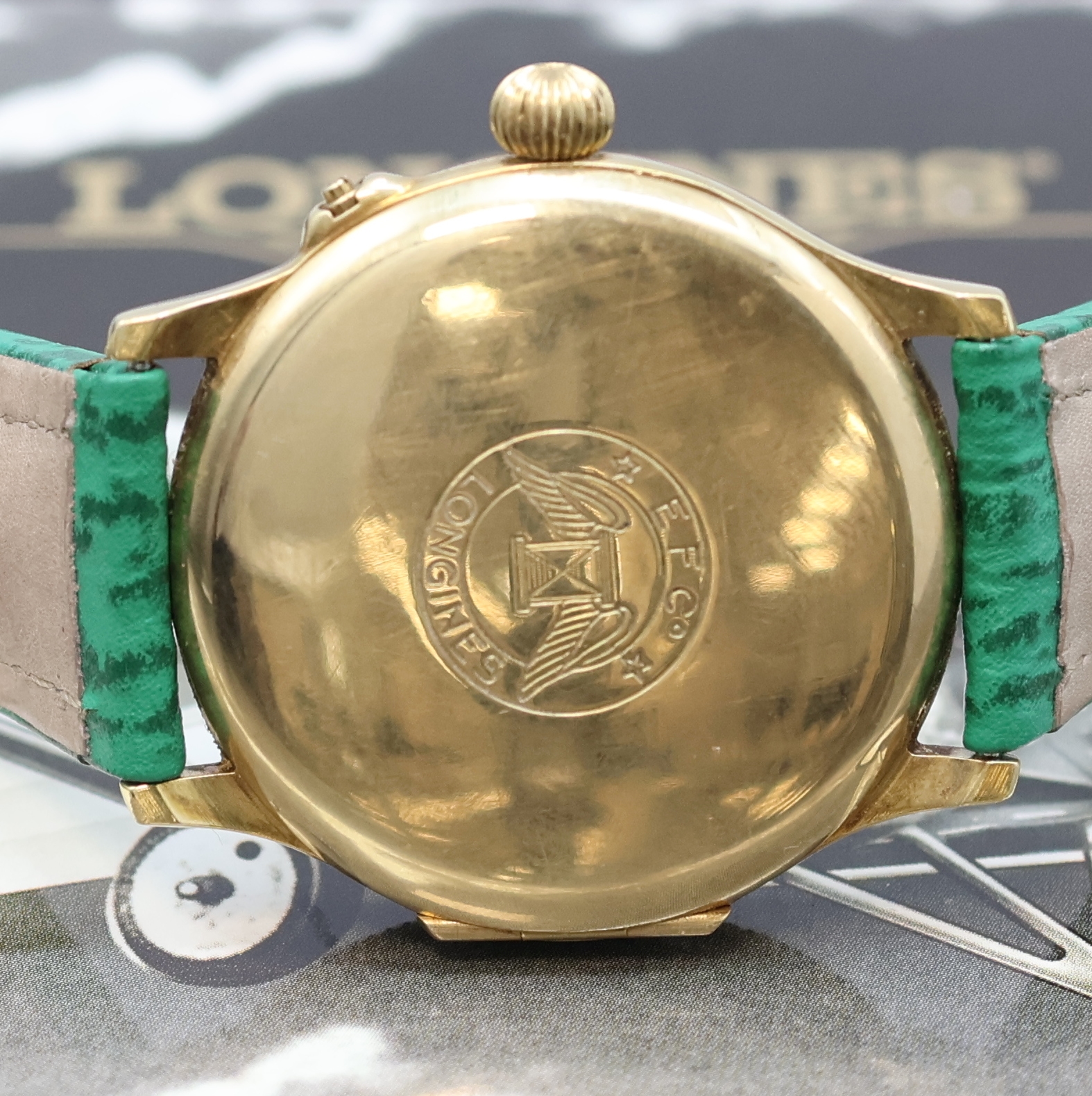 Detail d: LONGINES Lindbergh Stundenwinkelarmbanduhr in GG 750/000, Schweiz um 1995, Automatik, Scharniergeh. Referenz 989.5216 über Drücker b. 4 zu öffnen, ...