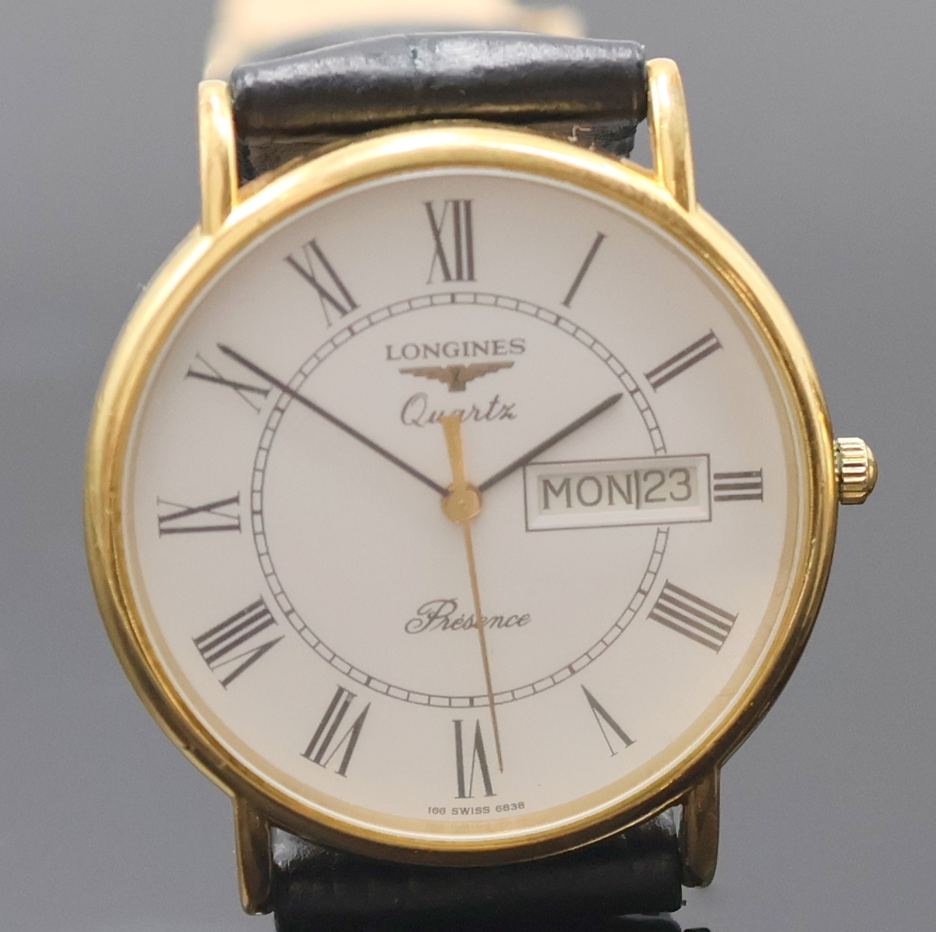 Detail a: LONGINES Résence Damen/Herren 2 Armbanduhren, Schweiz um 1985, verg. Geh. m. aufgedr. Stahlböden, weiße Zifferblätter, röm. Zahlen, ...