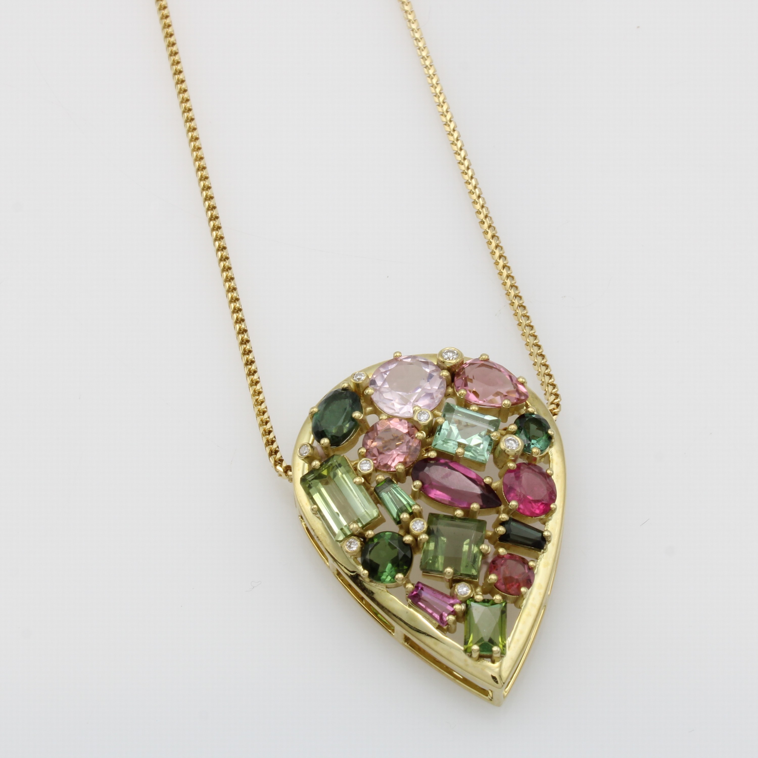Image 26967778 - Anhänger mit Turmalinen und Diamanten an Kette, GG 585/000, Tropfenform, Turmaline in ...