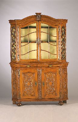 Image Aufsatzvitrine, Bergisches Land, um 1740/50, Eiche massiv, abgeschrägte Kanten in ...