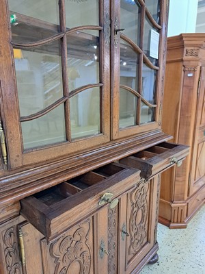 26967727f - Aufsatzvitrine, Bergisches Land, um 1740/50, Eiche massiv, abgeschrägte Kanten in ...