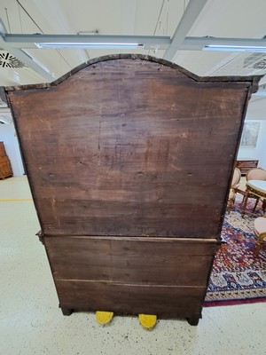26967727p - Aufsatzvitrine, Bergisches Land, um 1740/50, Eiche massiv, abgeschrägte Kanten in ...