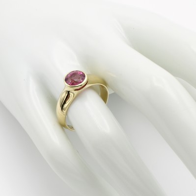 26967747a - Ring mit Turmalin, GG 585/000, rosa Turmalin ca. 1.45 ct, Zargenfassung, RW ca. 59 ...