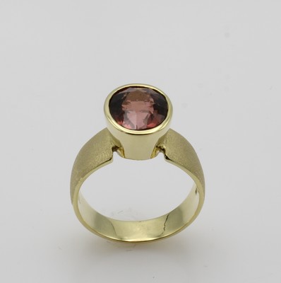 26967750a - Ring mit Turmalin, GG 585/000, z.T. matt., rosa-brauner Turmalin in erhöhter Fassung ...