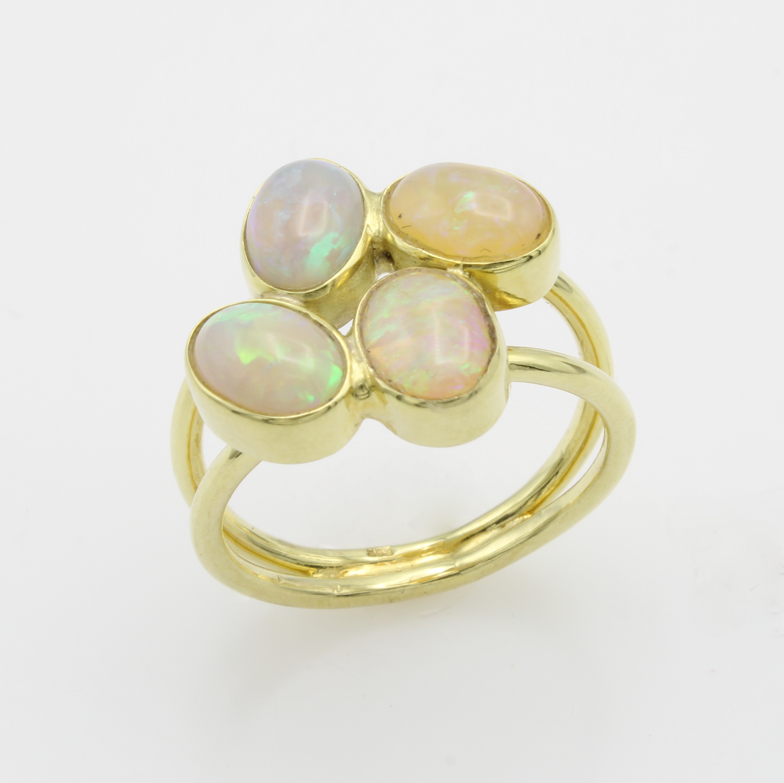 Image 26967832 - Ring mit Opalen, GG 585/000, 4 ovale Opale zus. ca. 2.6 ct, 2-rhg. Optik, RW ca. 59 ...
