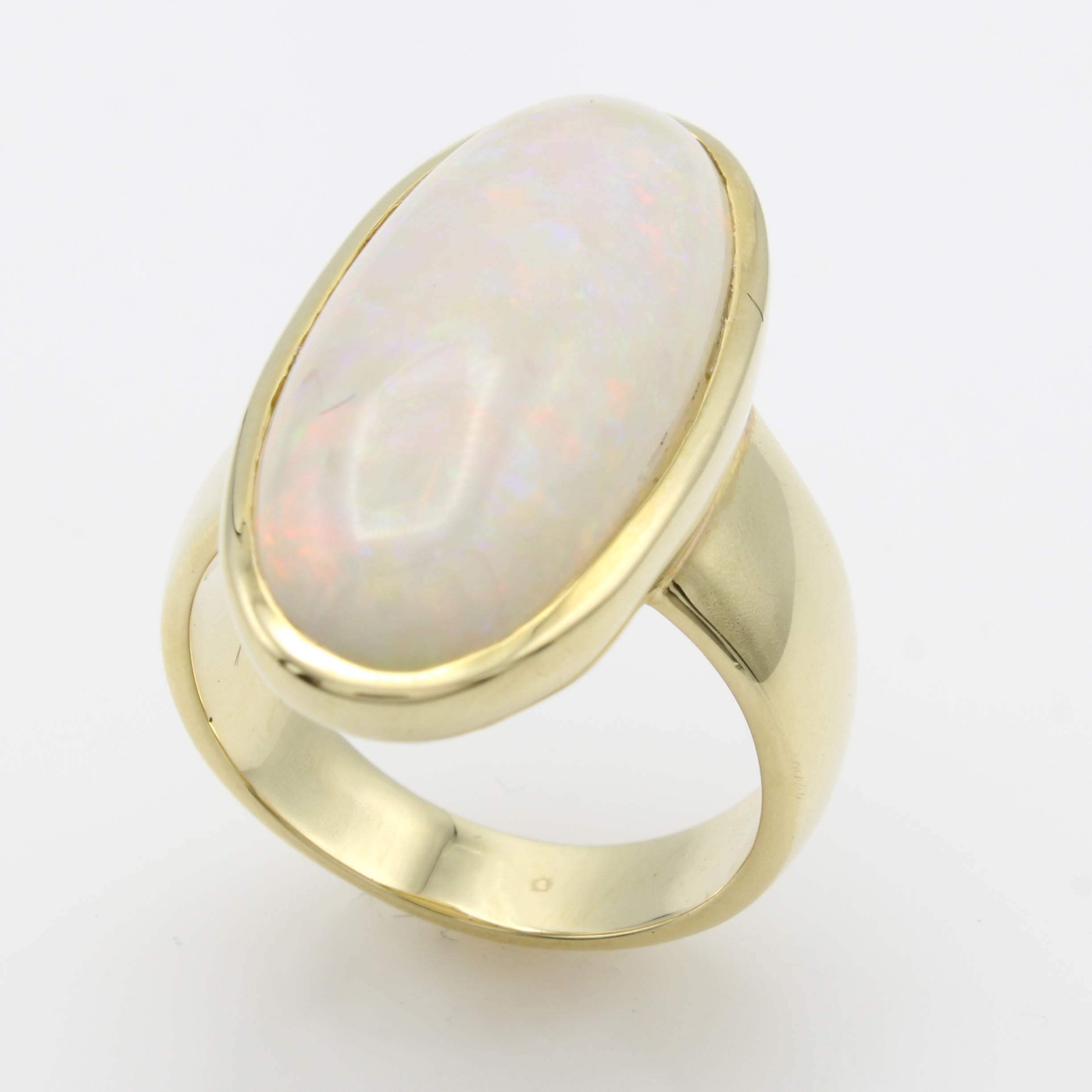 Image 26967833 - Ring mit Opal, GG 585/000, ovaler Opal in glatter Fassung ca. 12.5 ct, RW ca. 58 ...