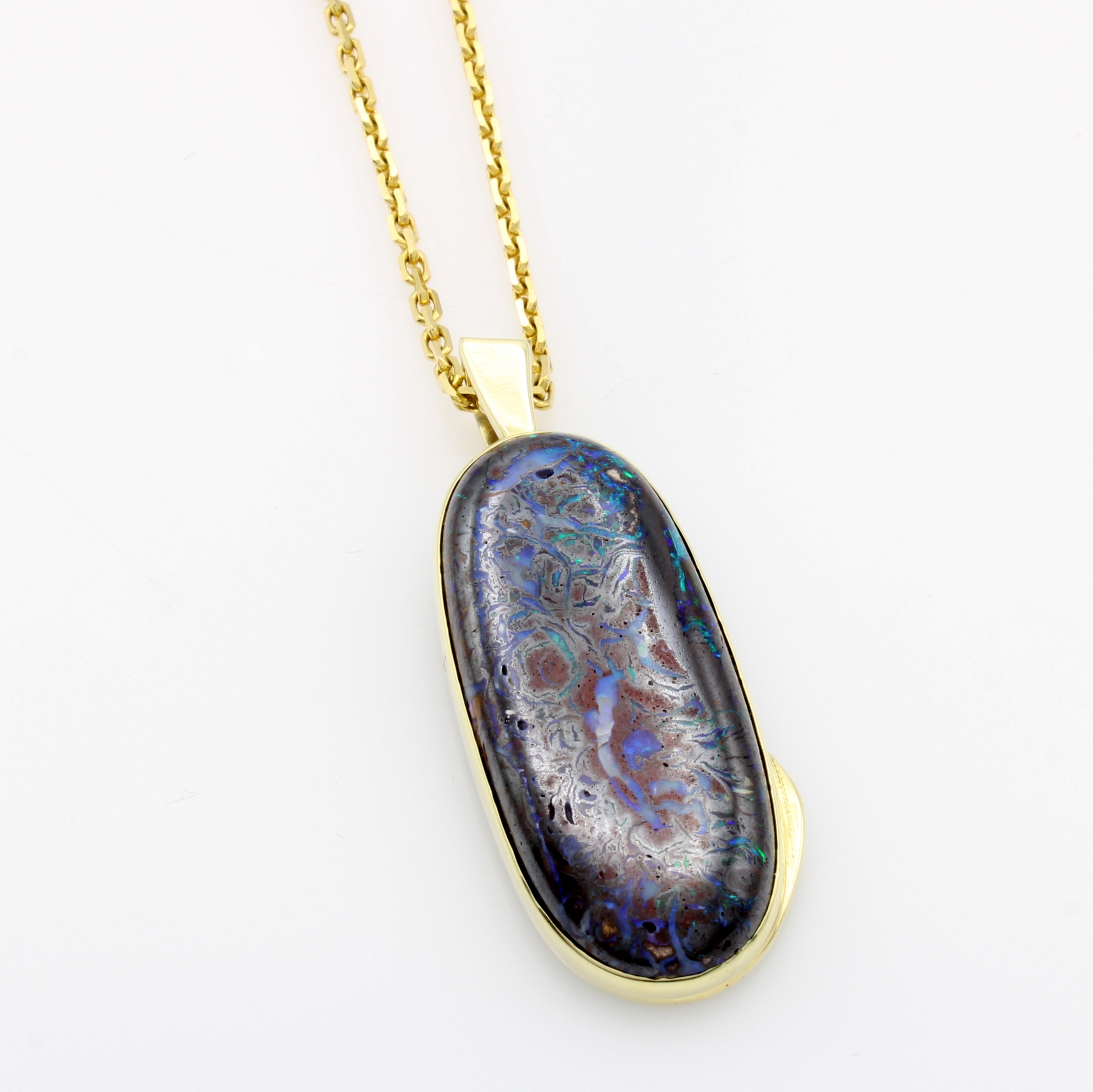 Image 26967851 - Anhänger mit Opalmatrix an Kette, GG 585/000, ovale Form, Opalmatrix ca. 32 ct, L. ca. ...