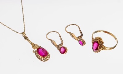 Image 26967809 - 14 kt Gold Schmuckset, 1930er Jahre, GG 585/000, best. aus: Anhänger mit Kette, L. ...
