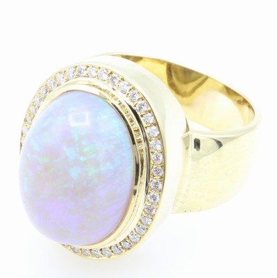 26967841a - Ring mit Opal und Brillanten, GG 585/000, ovaler Opal ca. 12 ct, Brill. zus. ca. 0.60 ct ...