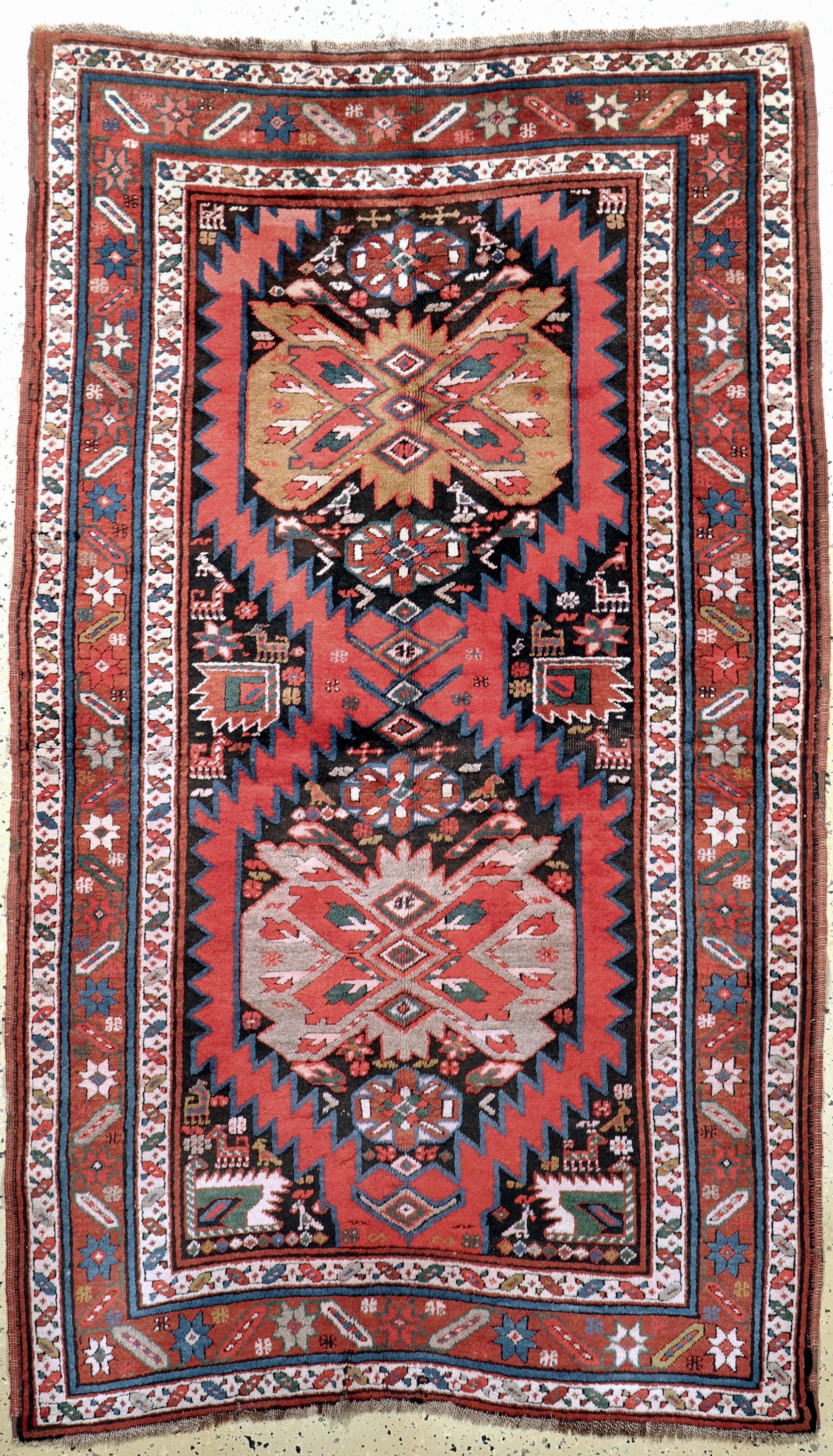 Karabagh alt, Kaukasus, Anfang 20.Jhd, Wolle auf Wolle, ca. 203 x 121 cm, EHZ: 2(restauriert).