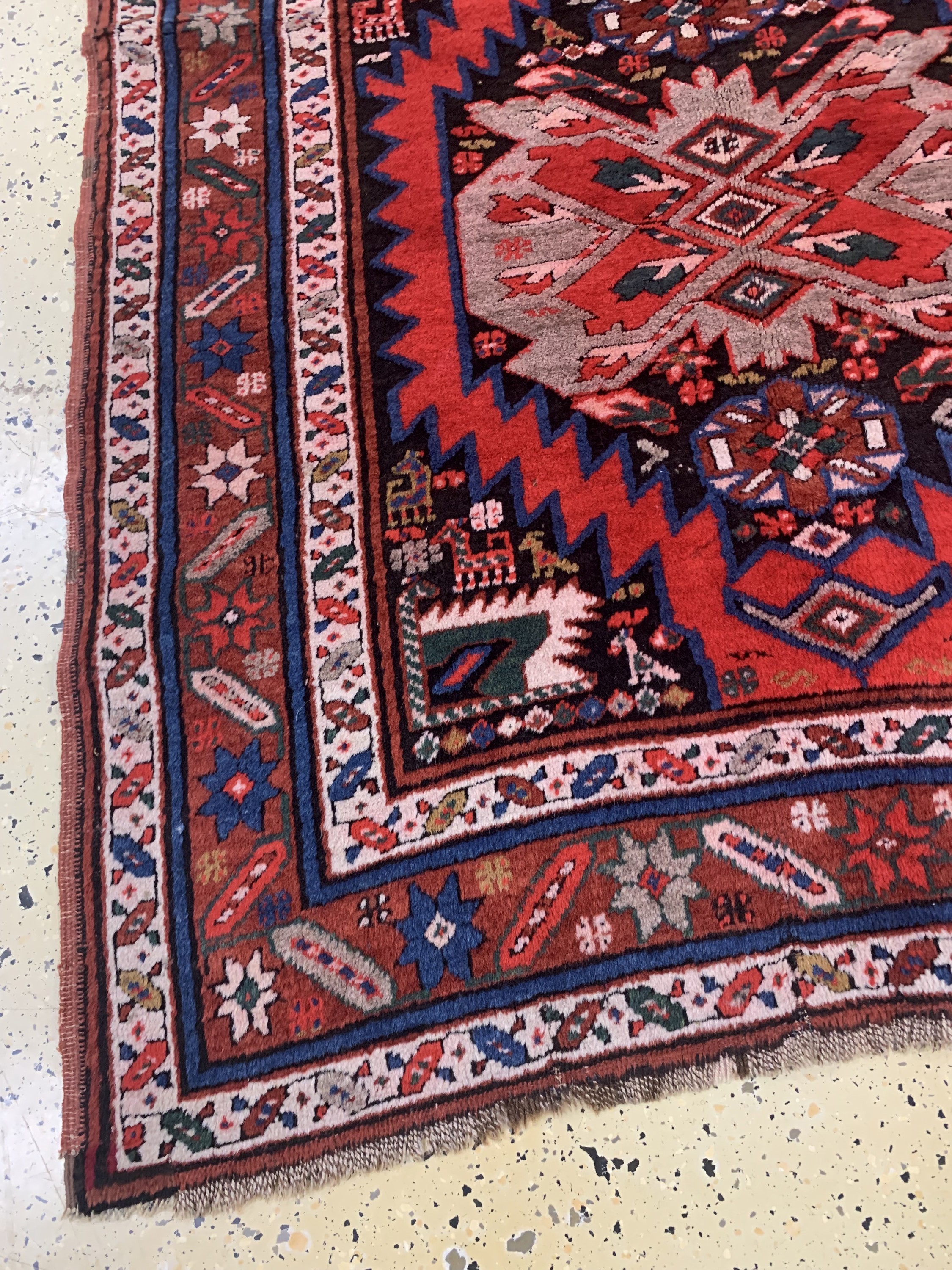 Detail b: Karabagh alt, Kaukasus, Anfang 20.Jhd, Wolle auf Wolle, ca. 203 x 121 cm, EHZ: 2(restauriert).