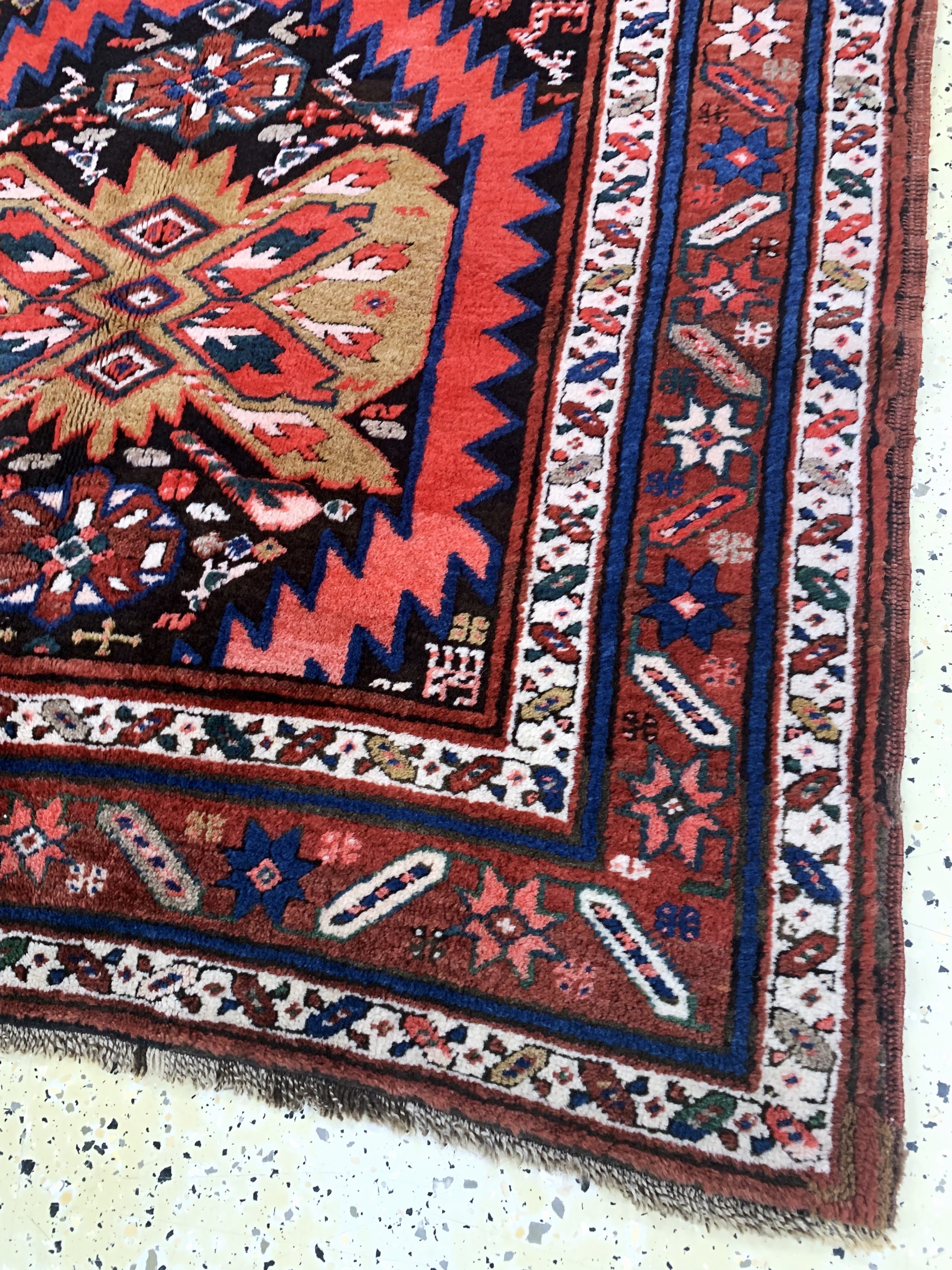 Detail d: Karabagh alt, Kaukasus, Anfang 20.Jhd, Wolle auf Wolle, ca. 203 x 121 cm, EHZ: 2(restauriert).