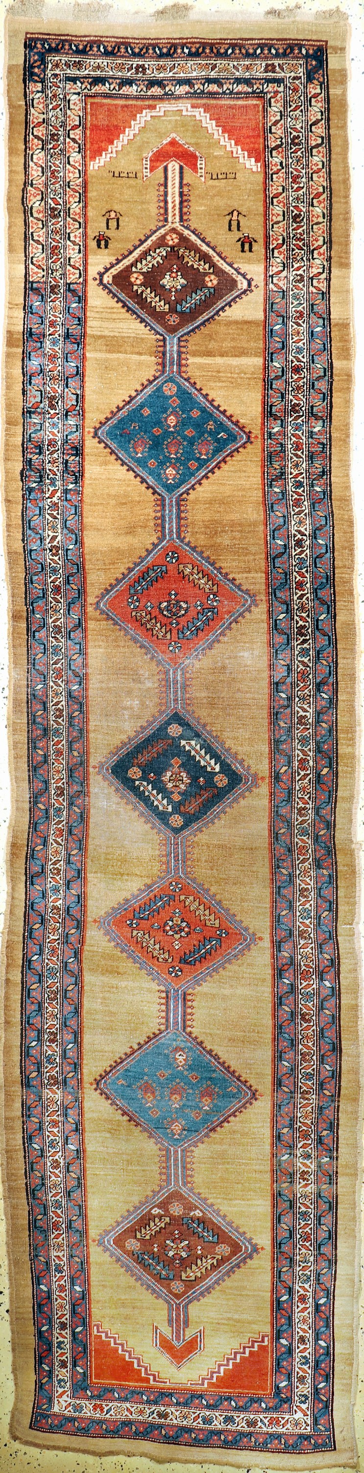 Sarab antik, Persien, datiert 1331(1909), Kamelwolle, ca. 385 x 97 cm, EHZ: 3-4