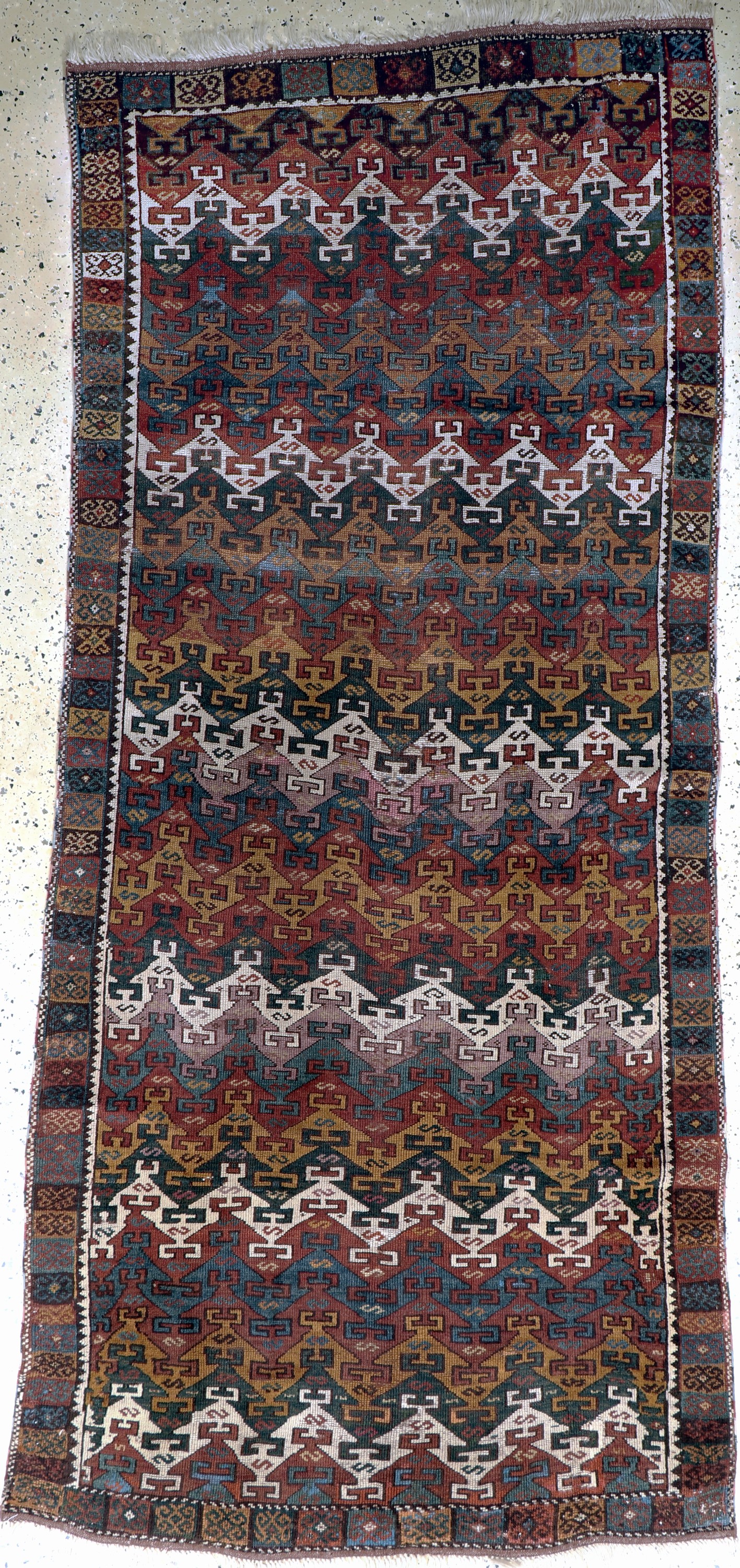 Yürük antik, Türkei, 19.Jhd, Wolle auf Wolle, ca. 263 x 117 cm, EHZ: 3(restauriert)