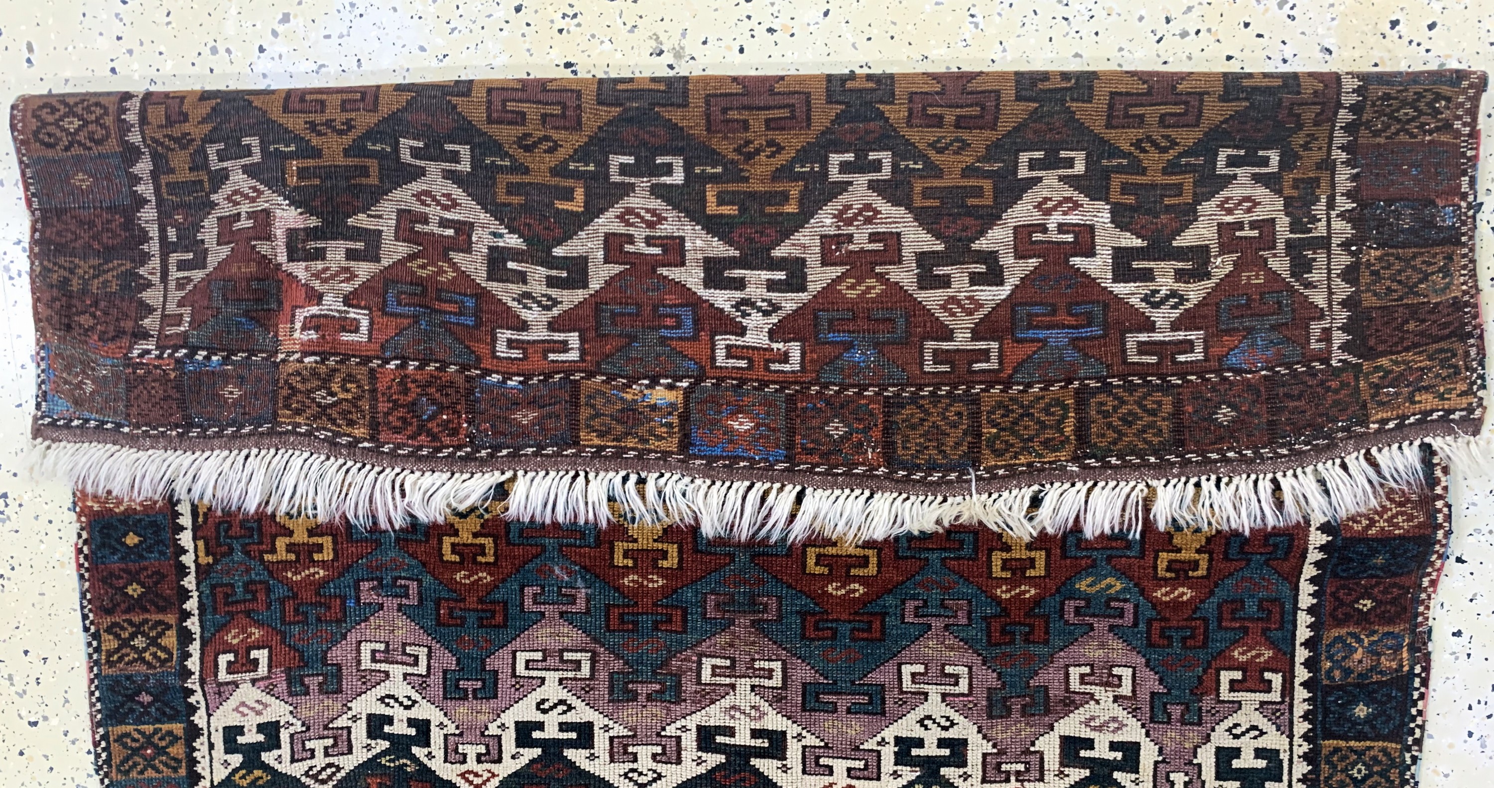 Detail b: Yürük antik, Türkei, 19.Jhd, Wolle auf Wolle, ca. 263 x 117 cm, EHZ: 3(restauriert)
