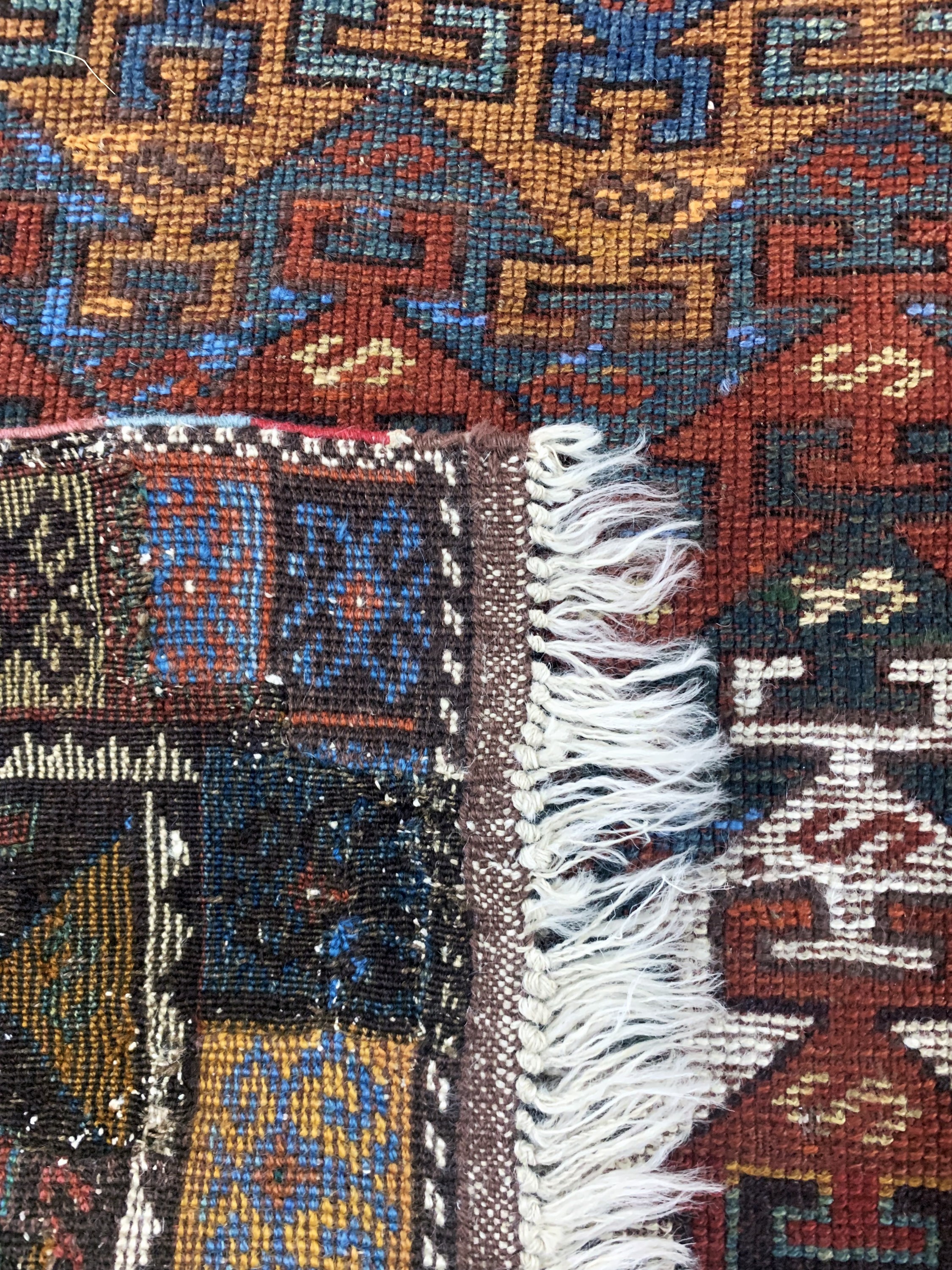 Detail h: Yürük antik, Türkei, 19.Jhd, Wolle auf Wolle, ca. 263 x 117 cm, EHZ: 3(restauriert)